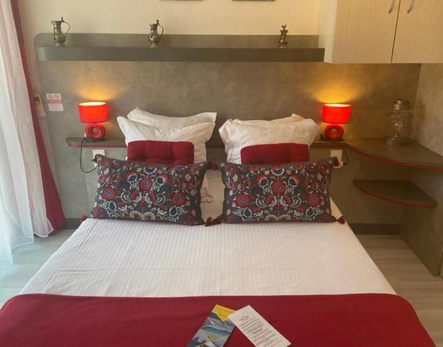 Hotel Le Mediterranee Hyeres Luaran gambar
